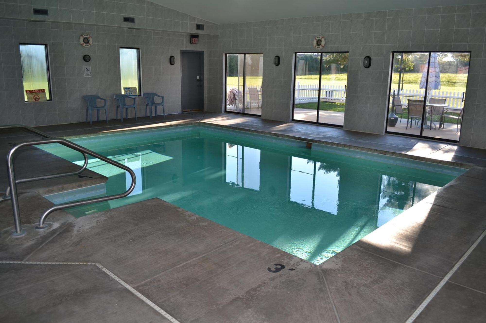 Sky Lodge Inn & Suites - Delavan Facilități foto