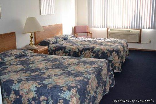 Sky Lodge Inn & Suites - Delavan Cameră foto